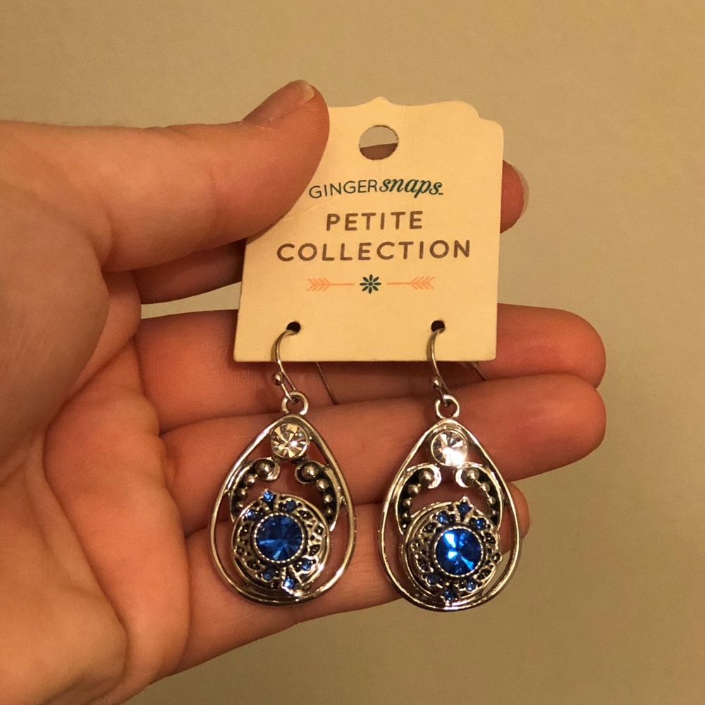 Gingersnap brand new royal blue earrings!